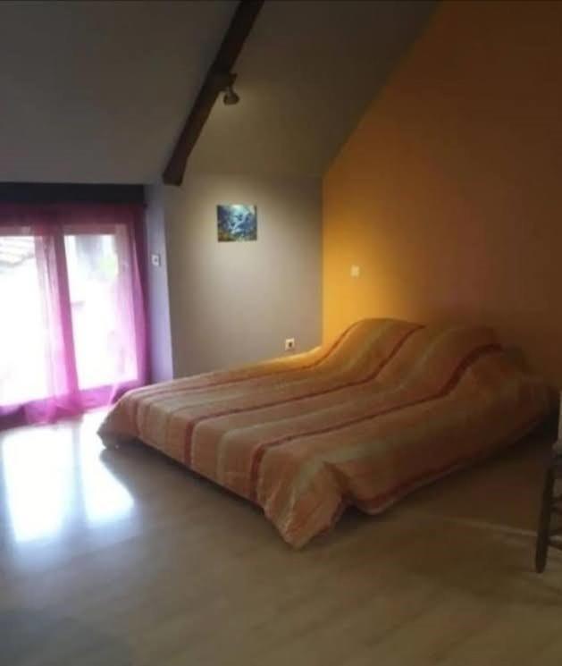 Chambre Chez L'Habitant Rueyres 外观 照片