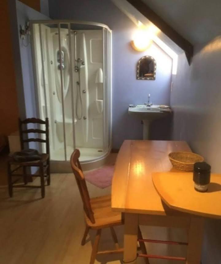 Chambre Chez L'Habitant Rueyres 外观 照片